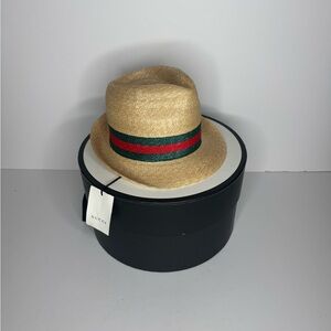 Unworn with tag Gucci Beige Panama Straw Hat Size M